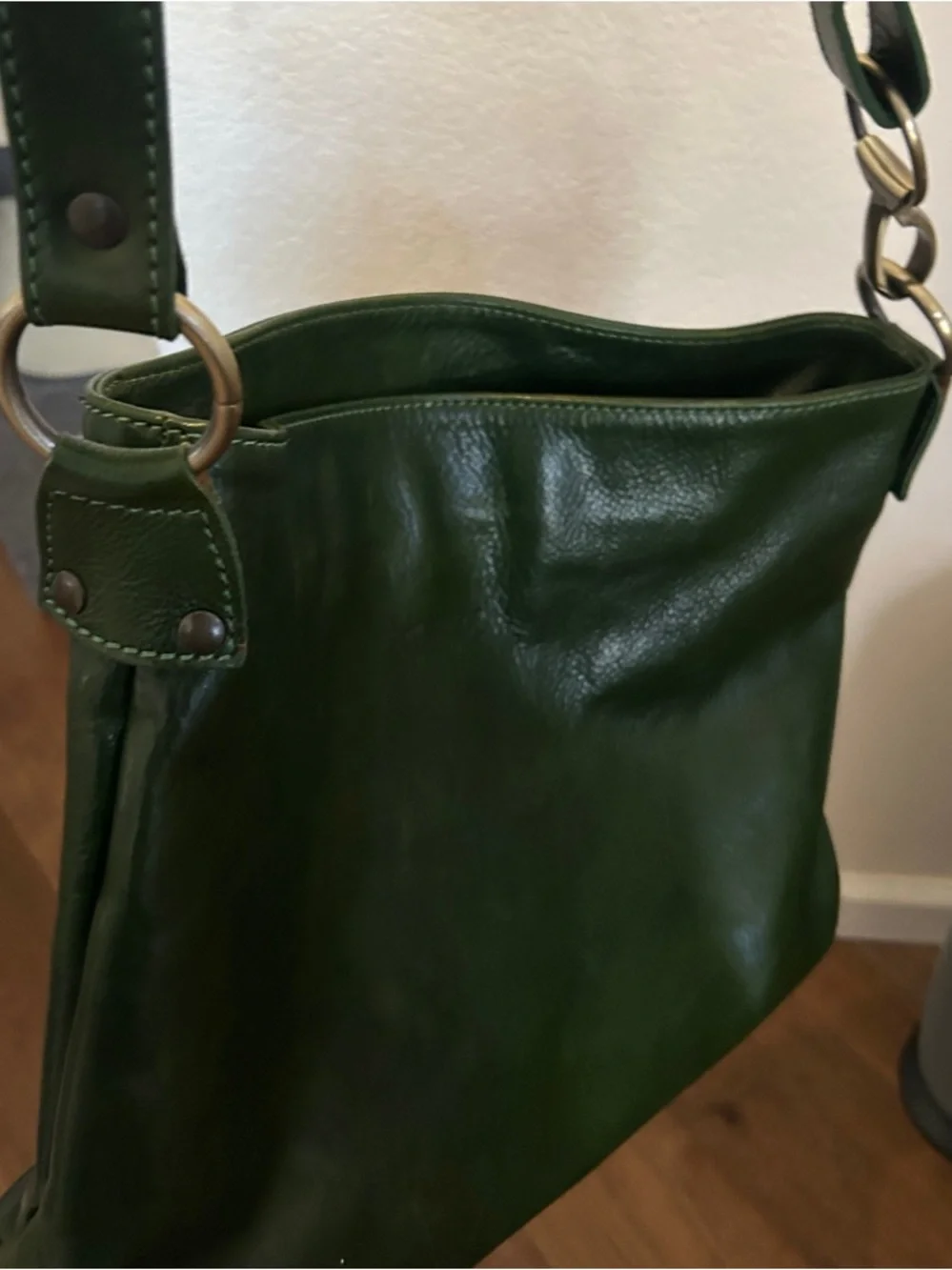Vintage-Style Deep Green Leather Crossbody Bag by